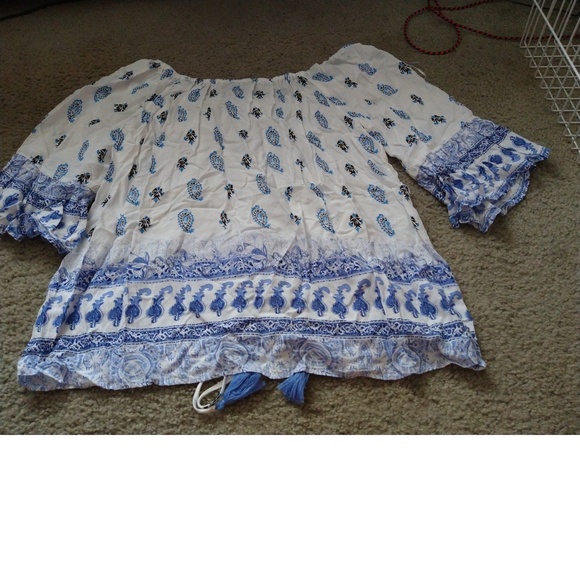COMO VINTAGE BLUE & WHITE FLOWY SHIRT - SIZE S - Picture 3 of 4